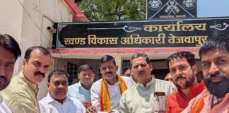 प्रधानों ने मनरेगा भुगतान, कार्यकाल बढ़ाने की मांग की:तेजवापुर, महसी में ज्ञापन सौंपकर सीएम से की अपील