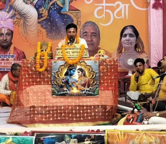 बस्ती में धूमधाम से मनाया गया श्रीकृष्ण जन्मोत्सव:कप्तानगंज ब्लॉक के पैदा गांव में उमड़ी श्रद्धालुओं की भीड़