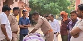 महराजगंज में जनरेटर से टकराकर दंपती की मौत:पिकअप से टोचन कर जाते समय हुई टक्कर, उछलकर सड़क पर गिरे, चालक गिरफ्तार