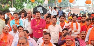 रिउना के महादेव नाथ मंदिर में परशुराम जयंती:बांसी विधायक जय प्रताप सिंह ने की पूजा-अर्चना, भव्य शोभायात्रा निकली