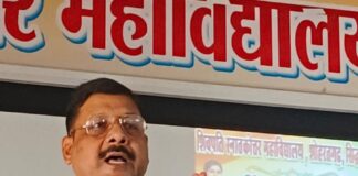 शिवपति कॉलेज में नारी शक्ति वंदन अधिनियम पर कार्यक्रम:सिद्धार्थनगर में छात्राओं ने संगोष्ठी, मिस्ड कॉल अभियान और मानव श्रृंखला बनाई