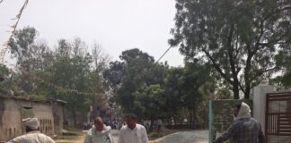 पनियरा-खुटहा- मार्ग चौड़ीकरण के लिए सीमांकन:टू-लेन सड़क निर्माण से पहले अतिक्रमण हटाने की तैयारी, PWD टीम ने की नापी