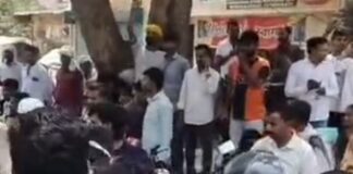 इटवा में रसोई गैस संकट, उपभोक्ताओं ने सड़क जाम की:बुकिंग के 10 दिन बाद भी नहीं मिल रही गैस; 40 मिनट तक बाधित रहा आवागमन