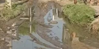 लक्ष्मणपुर में सीसी रोड निर्माण शुरू:दैनिक भास्कर की खबर के बाद 120 मीटर सड़क बनेगी