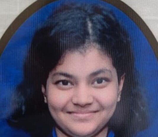 अक्षरा पांडेय ने 97.4 प्रतिशत अंक हासिल जिला टॉप किया:सिद्धार्थनगर में सेल्फ स्टडी को बताया सफलता की कुंजी, पिता हैं अध्यापक