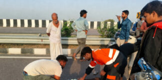 कानपुर: तेज रफ्तार बाइक डिवाइडर से टकराई, बच्चे समेत तीन की मौत, एक बच्ची गंभीर