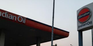 कटहरी पेट्रोल पंप पर ईंधन खत्म:पेट्रोल-डीजल नहीं, किसान-वाहन चालक परेशान