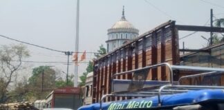 फरेंदा में जाम से जंग:पैदल चलना भी मुश्किल, रैक प्वाइंट की बदइंतजामी का खामियाजा भुगत रही कस्बे की जनता