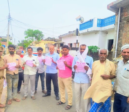 पुरंदरपुर पुलिस ने देवपुर में सिखाए साइबर सुरक्षा के गुर:मिशन शक्ति-5 के तहत ग्रामीणों को किया जागरूक