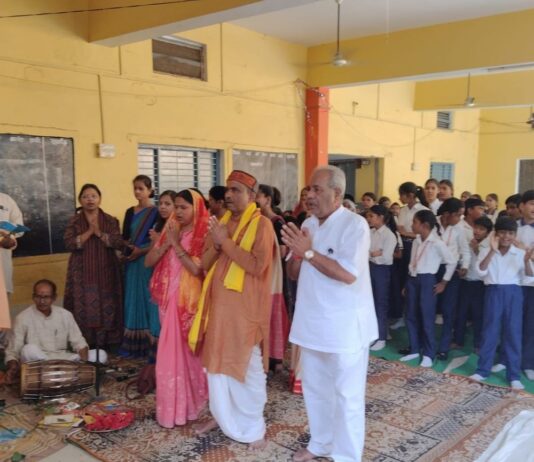 नानपारा के सरस्वती विद्यालयों में नया सत्र शुरू:हवन-पूजन और सुंदरकांड पाठ से हुआ शुभारंभ, कई लोग हुए शामिल