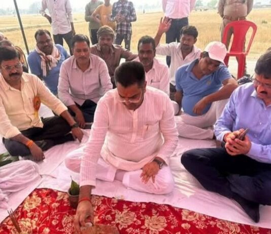 विधायक ने किया सड़कों का भूमि पूजन:शोहरतगढ़ विधानसभा में 34 करोड़ से अधिक की परियोजनाओं का शिलान्यास