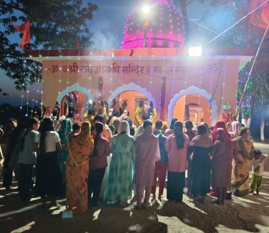 इटवा: महादेव घुरहू में श्री विष्णु महायज्ञ शुरू:नौ दिवसीय आयोजन में बड़ी संख्या में श्रद्धालुओं ने पूजा पाठ किया