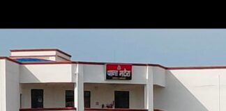 बहराइच में नाबालिग बच्ची के पेट पर मारा चाकू:पानी मांगने पर हमला, जिला अस्पताल में भर्ती; आरोपी गिरफ्तार