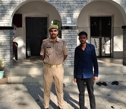 सोशल मीडिया पर देवी-देवताओं की आपत्तिजनक फोटो अपलोड:बस्ती पुलिस ने आरोपी युवक को गिरफ्तार कर जेल भेजा