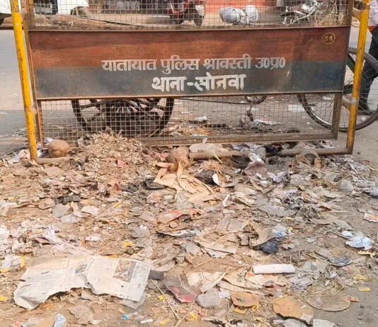 गिलौला बाजार में कूड़े का अंबार:महीनों से साफ-सफाई ठपई, राहगीर-व्यापारी परेशान