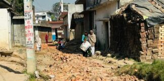 लक्ष्मणपुर मार्ग की सूरत बदली:गंदे पानी की जगह अब बिछी ईंटें, खबरों का असर