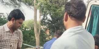 बस्ती में युवक अनियंत्रित होकर गिरा, चेहरे पर गंभीर चोट:घायल को अस्पताल पहुंचाया गया