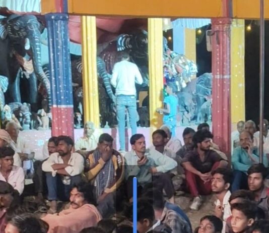 जोगिया में समय माता स्थान पर 25 साल की परंपरा:मदुरा गांव में पूजा-अर्चना के साथ मनोरंजन कार्यक्रम आयोजित