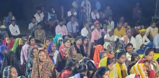 जनकपुर सा सजा बंजरहा बुजुर्ग:श्रीराम ने तोड़ा शिव धनुष, गूंजा सीता-राम का विवाह प्रसंग, झूम उठे श्रद्धालु