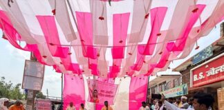 मझौवा में बीजेपी ने जन आक्रोश रैली निकाली:हाथों में तख्तियां और बैनर लेकर ‘नारी शक्ति जिंदाबाद’ के लगे नारे