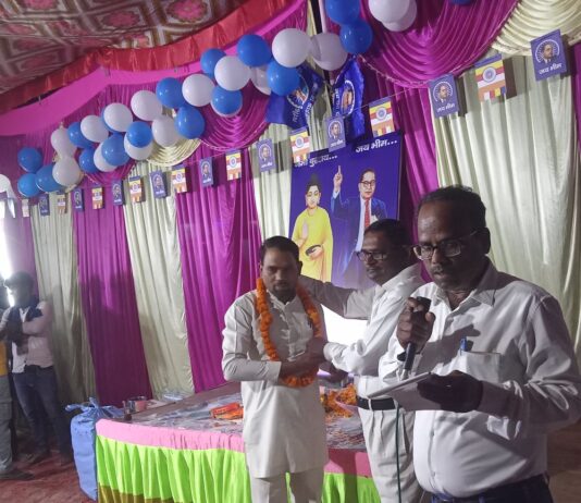 बांसी के असोगवा में अंबेडकर जयंती पर कार्यक्रम:शिक्षा को सफलता की कुंजी बताया गया, ग्रामीणों ने संघर्ष याद किए