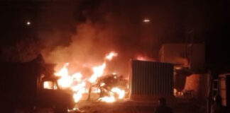 थाना लोनी और सामुदायिक स्वास्थ्य केंद्र में खड़े 35 वाहनों में लगी आग, जलकर हुए खाक