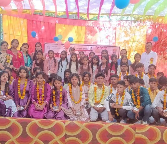 कंपोजिट विद्यालय में प्रवेशोत्सव, पुरस्कार बांटे:सादुल्लानगर में छात्रों को विदाई, मेधावी छात्र सम्मानित किए गए