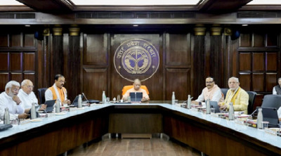 योगी कैबिनेट बैठक आज, कई प्रस्तावों पर लगेगी मुहर; IAS रजनीश चंद्र ने मांगा VRS