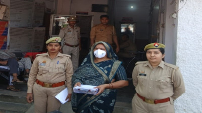 लखनऊ मेट्रो स्टेशन पर महिला गिरफ्तार, बैग से 53 जिंदा कारतूस बरामद