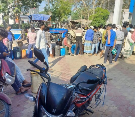 बहराइच में डीजल संकट गहराया, पेट्रोल भी खत्म:सहालग में किसान और आम आदमी परेशान, पंपों पर लंबी कतारें