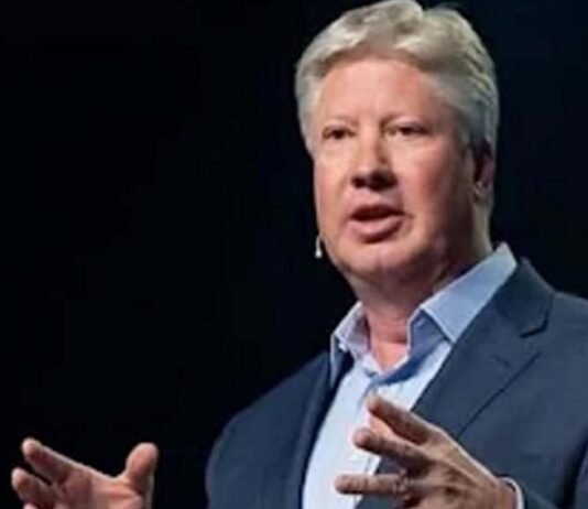 ट्रंप के पूर्व आध्यात्मिक सलाहकार रॉबर्ट मॉरिस यौन शोषण के मामले में जेल से हुए रिहा News Desk