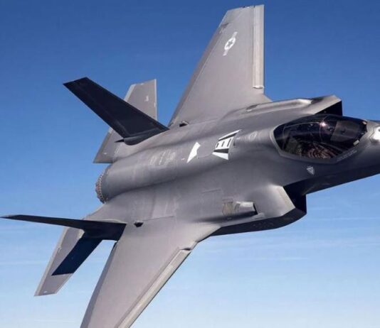 दुर्घटनाग्रस्त हुआ अमेरिका का एफ-35 फाइटर जेट, पायलट ने इजेक्ट कर बचाई खुद की जान News Desk