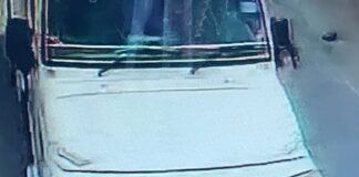 बृजमनगंज में पिकअप ने मासूम को कुचला:चालक फरार, पुलिस CCTV फुटेज से पहचान में जुटी