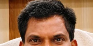 पीडी ने पाली भाषा में 74% से पास किया इंटरमीडिएट:महराजगंज परियोजना निदेशक रामदरश चौधरी ने प्रशासनिक जिम्मेदारियों के बीच हासिल की उपलब्धि