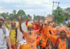 अंबेडकर नगर से 20 संतों की टोली मखौड़ा रवाना:अयोध्या की 84 कोसी परिक्रमा में शामिल होने पहुंचे संत