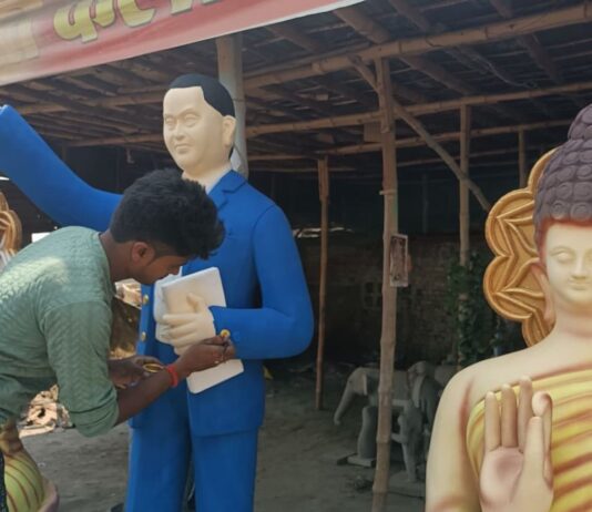 अंबेडकर जयंती मनाने की तैयारी जोरो पर:लक्ष्मीपुर में बाबा साहेब की प्रतिमाओं का सुंदरीकरण, सुरक्षा बल तैनात