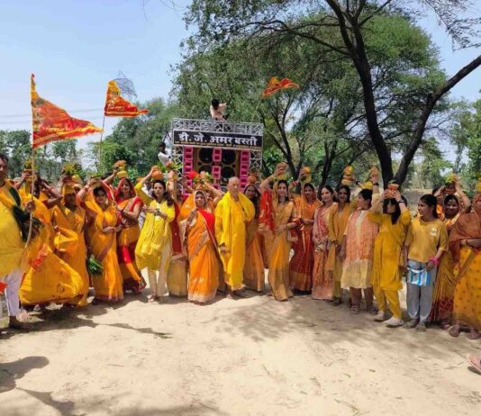 नेबुअरिया गांव में श्रीमद्भागवत कथा शुरू:अयोध्या के आचार्य सुनाएंगे कथा, निकली कलश यात्रा