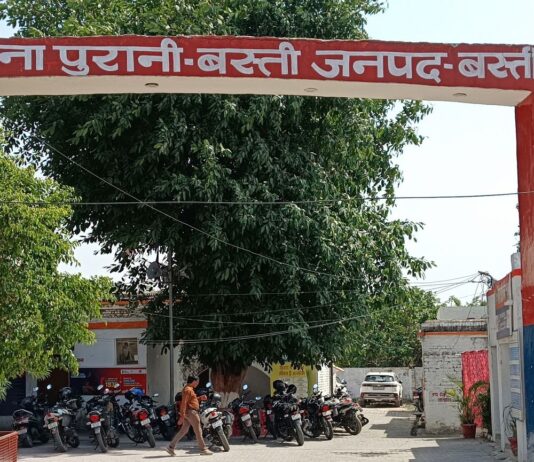 बस्ती में राशन घोटाले का भंडाफोड़:44 कुंटल गेहूं, 68 कुंटल चावल की कालाबाजारी; विक्रेता पर केस