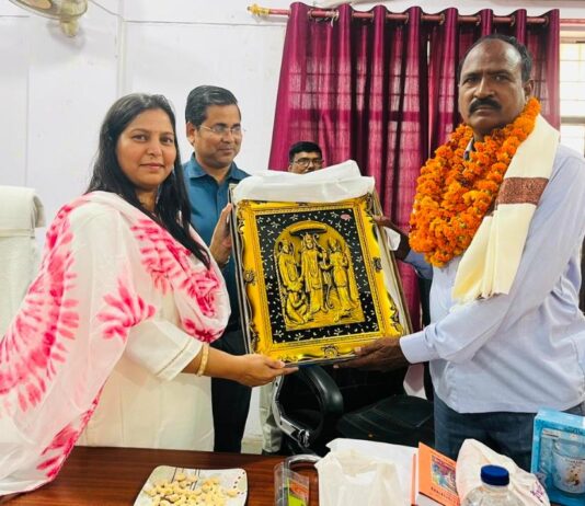 एसडीएम नानपारा मोनालिसा की सराहनीय पहल, सेवानिवृत्त होमगार्ड को दी अनोखी भावपूर्ण और यादगार विदाई