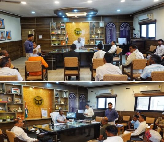 महराजगंज: जिलाधिकारी की तत्परता से पूरा हुआ भगीरथ का ‘संकल्प’, मौके पर ही बना आयुष्मान कार्ड