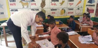 जिलाधिकारी ने प्राथमिक विद्यालय सोनबरसा का किया औचक निरीक्षण, दी जा रही शिक्षा की गुणवत्ता को परखा*