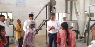 जिलाधिकारी ने अहलाद नगर में संचालित ’’एकता प्रेरणा लघु उद्योग’’ का किया आकस्मिक निरीक्षण*