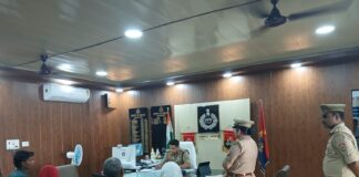 जनता दर्शन में पुलिस अधीक्षक ने सुनी जन समस्याएं, संबंधित को शीघ्र निस्तारण हेतु दिए निर्देश*