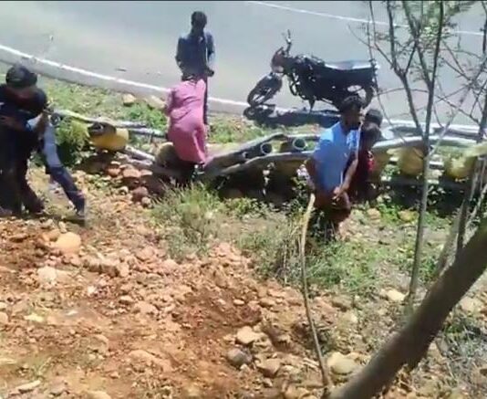 हिमाचल के कांगड़ा में भीषण हादसा, 90 फीट गहरी खाई में गिरी ट्रैक्टर-ट्रॉली; कई श्रद्धालु घायल News Desk