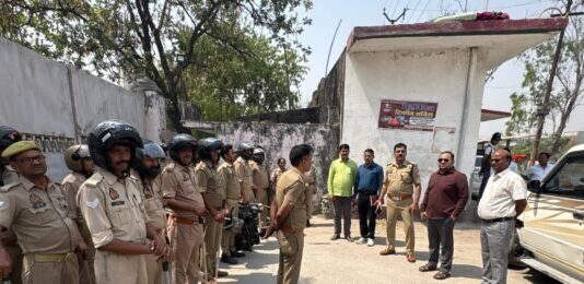 नोएडा हिंसा के बाद चंदौली पुलिस अलर्ट: औद्योगिक क्षेत्रों…