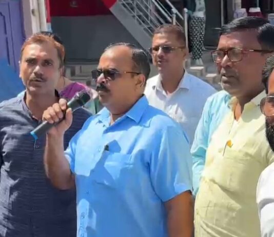 श्यामदेउरवा में स्कूल चलो अभियान रैली:घर-घर शिक्षा की अलख जगाने का संदेश, शिक्षा को लेकर कर रहे जागरूक