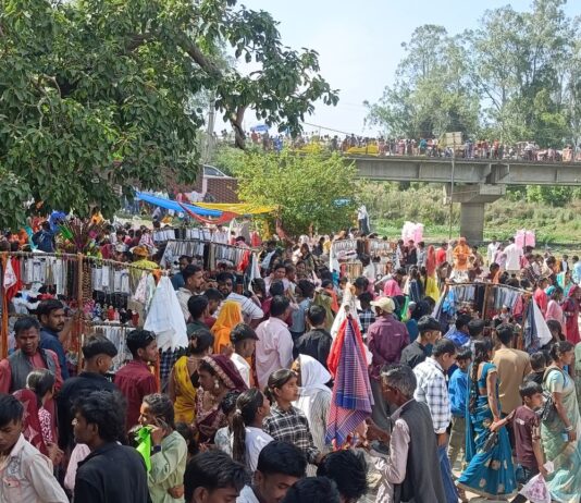 मखौड़ा धाम में चैत्र पूर्णिमा मेला शुरू:मनोरमा नदी में स्नान, रामजानकी मंदिर में पूजा-अर्चना के लिए उमड़ी भीड़