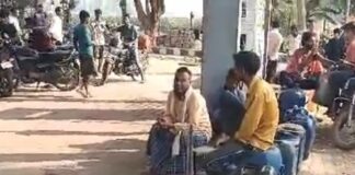 श्रावस्ती में डीजल संकट, पंपों पर लंबी कतारें:गेहूं की मड़ाई के बीच किसानों की परेशानी बढ़ी