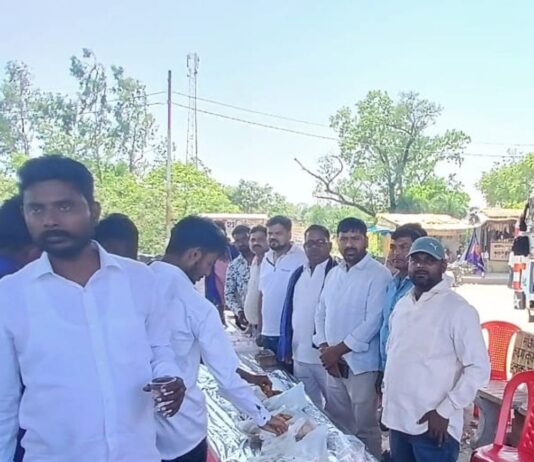 अम्बेडकर जयंती पर समाजसेवी ने किया जलपान का प्रबंध:हरैया जाने वालों के लिए व्यवस्था की, बाबा साहब के आदर्शों को अपनाने की बात कहीं