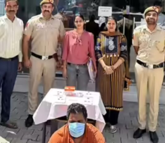 ‘डॉक्टर, बिजनेसमैन…’ सोशल मीडिया पर फर्जी प्रोफाइल बनाकर 500 महिलाओं को ठगा